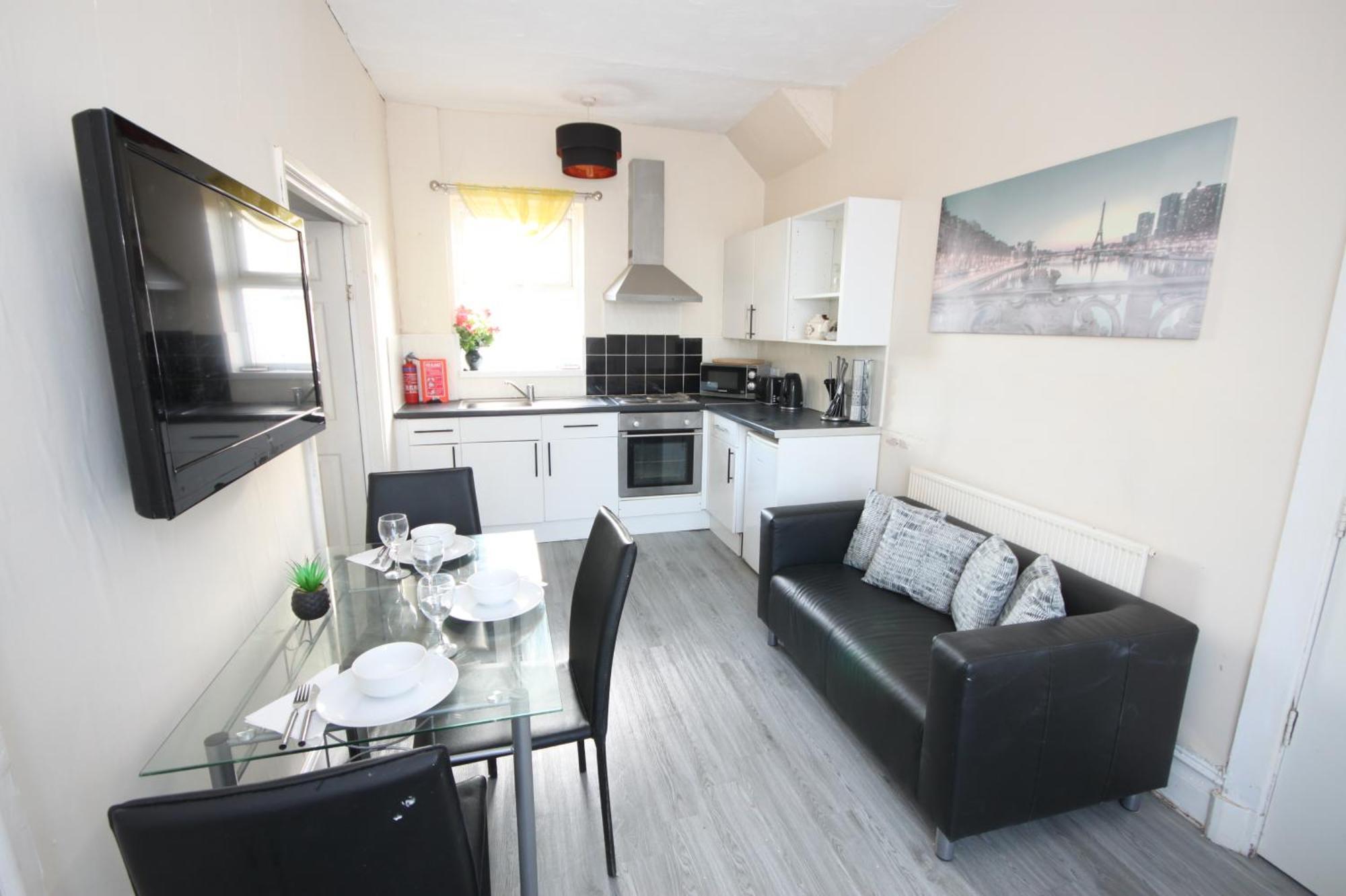 Barton Seaview, Self Catering Studio Apartments, Promenade & Central Beach Location, Families, Couples Or 23 Years Plus Only, Free Parking Blackpool Buitenkant foto
