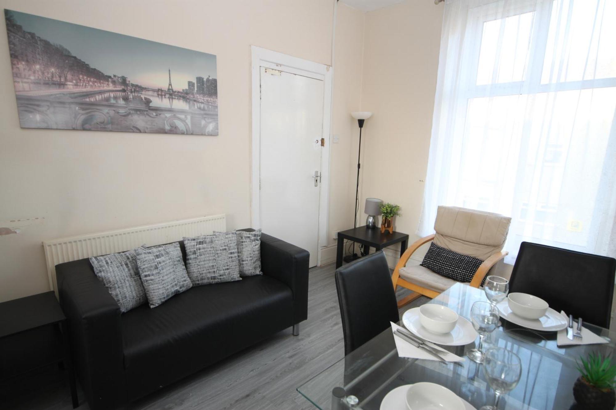 Barton Seaview, Self Catering Studio Apartments, Promenade & Central Beach Location, Families, Couples Or 23 Years Plus Only, Free Parking Blackpool Buitenkant foto